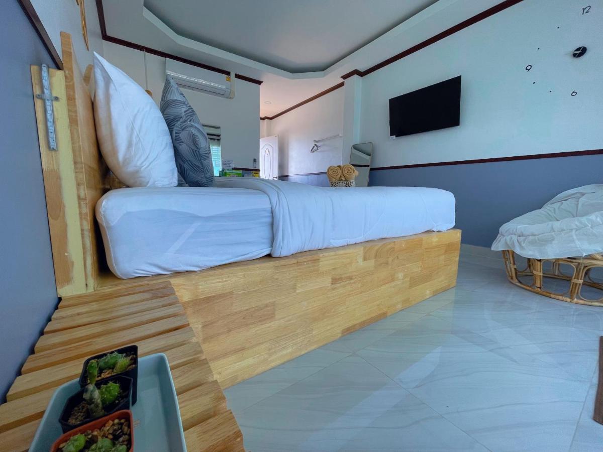 Bed and Breakfast Baan Tipsukon Koh Larn Exterior foto