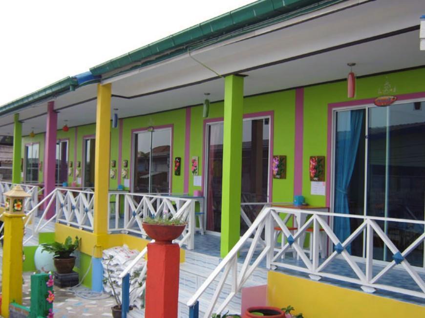 Bed and Breakfast Baan Tipsukon Koh Larn Exterior foto